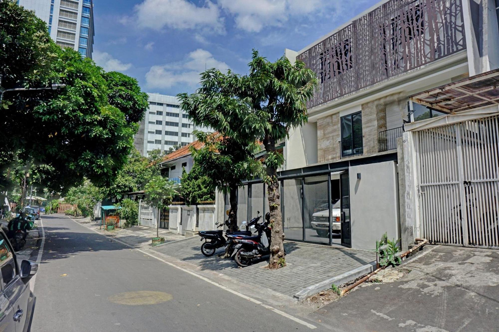 Super Oyo Capital O 90635 Tango Juliet Residence Jakarta Kültér fotó