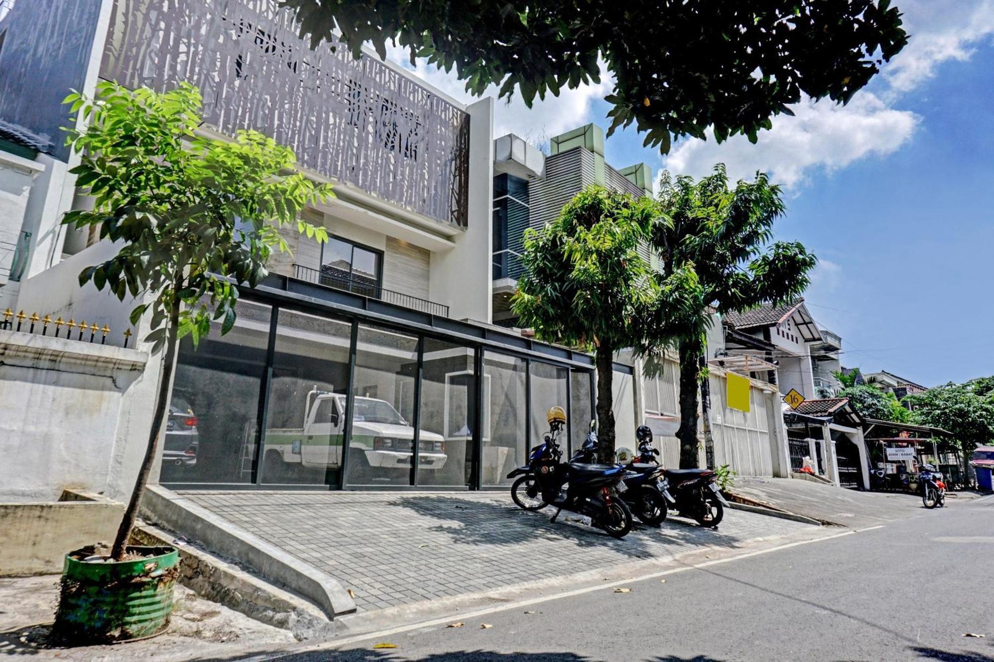 Super Oyo Capital O 90635 Tango Juliet Residence Jakarta Kültér fotó